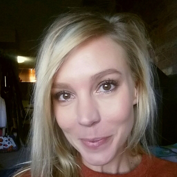 Hi my name is Summer and I am EvelynWolfeVintage - Picture 2 of 3